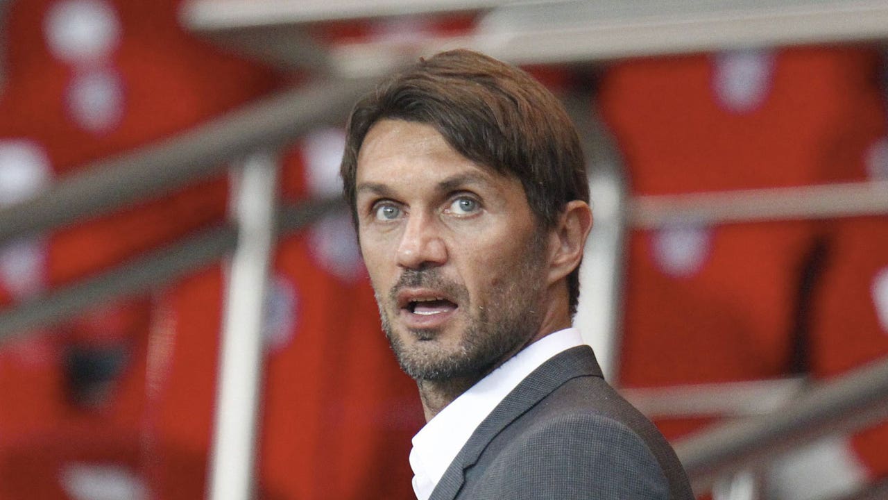 Maldini urges Milan to return to their roots to end discontent